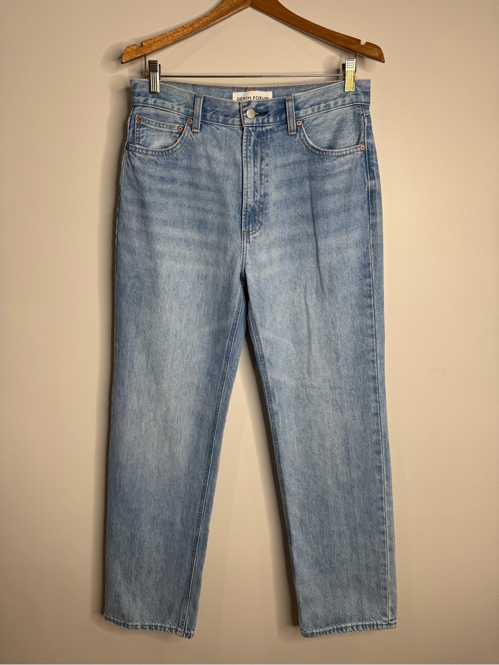 NEW Denim Forum Aritzia 90s Classic Mid Straight Leg Jean Light Wash Size 29